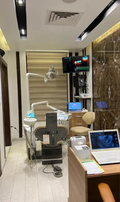 smile makers dental clinic image